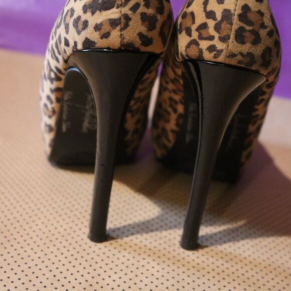 Kardashian Kollection Leopard Print Heels 8 - Picture 2 of 7
